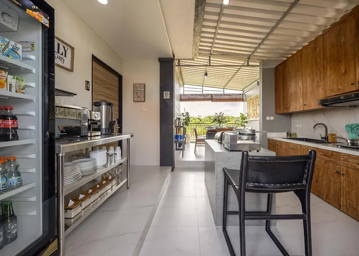 ホテル Verdant Bali Sekar Sari 4*